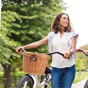 Wicker Bicycle Basket with leather straps & Closure